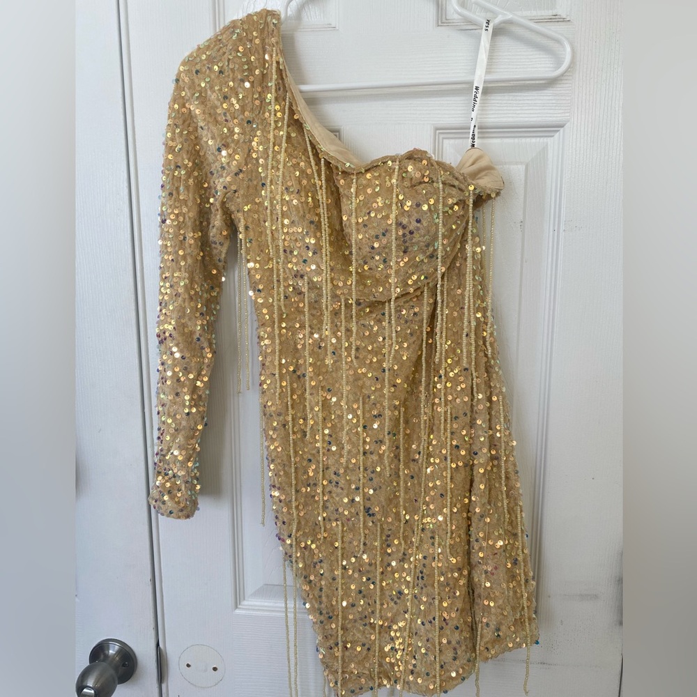 Junior’s One Shoulder Long Sleeve Sequin Dress
